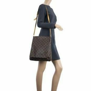 🌹SOLD🌹Authentic Louis Vuitton Musette Salsa GM